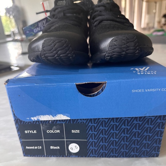 NIB Varsity Ascend 2.0 Cheerleading shoes - Picture 2 of 5